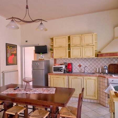 Casa Vacanze Il Gatto Rosso Trecase Luaran gambar